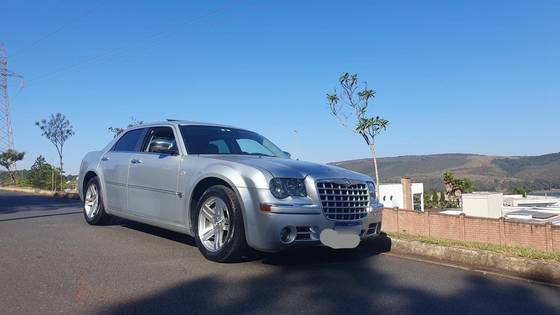 CHRYSLER 300 C 5.7 HEMI SEDAN V8 16V GASOLINA 4P AUTOMÁTICO CHRYSLER 300 C 5.7 HEMI SEDAN V8 16V GASOLINA 4P AUTOMÁTICO